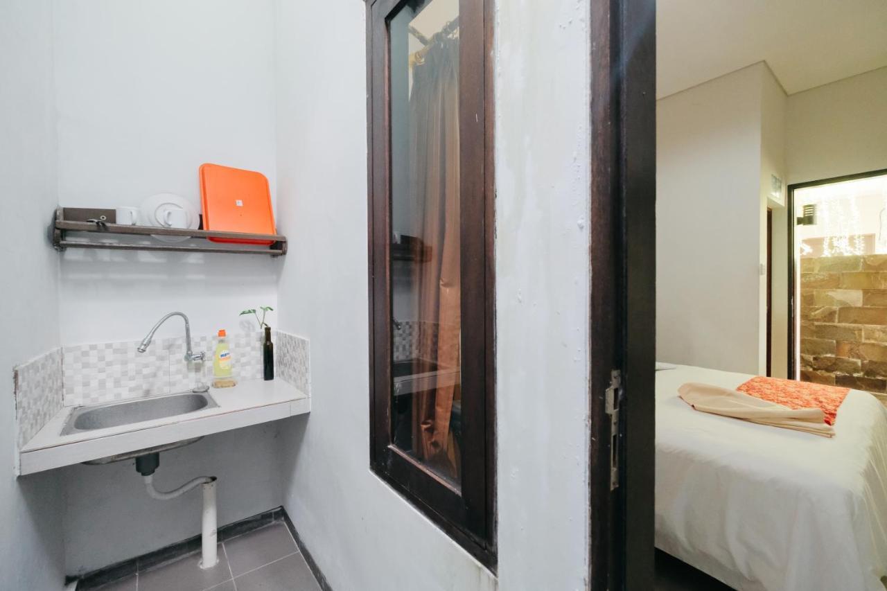 D' Tamblingan Guesthouse RedPartner Jimbaran  Bagian luar foto